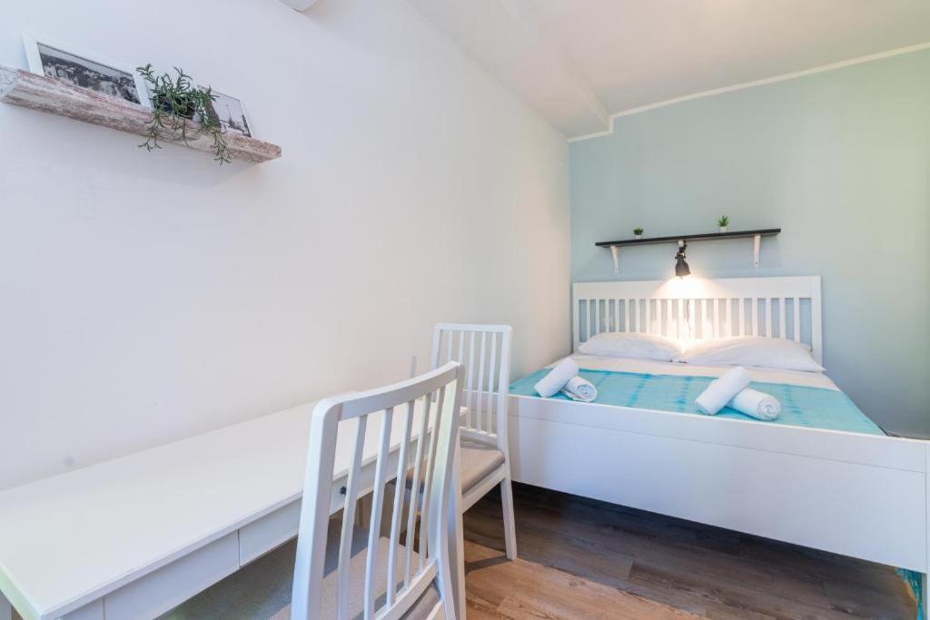 Rooms & Studio Apartments By The Way Baska  Ngoại thất bức ảnh