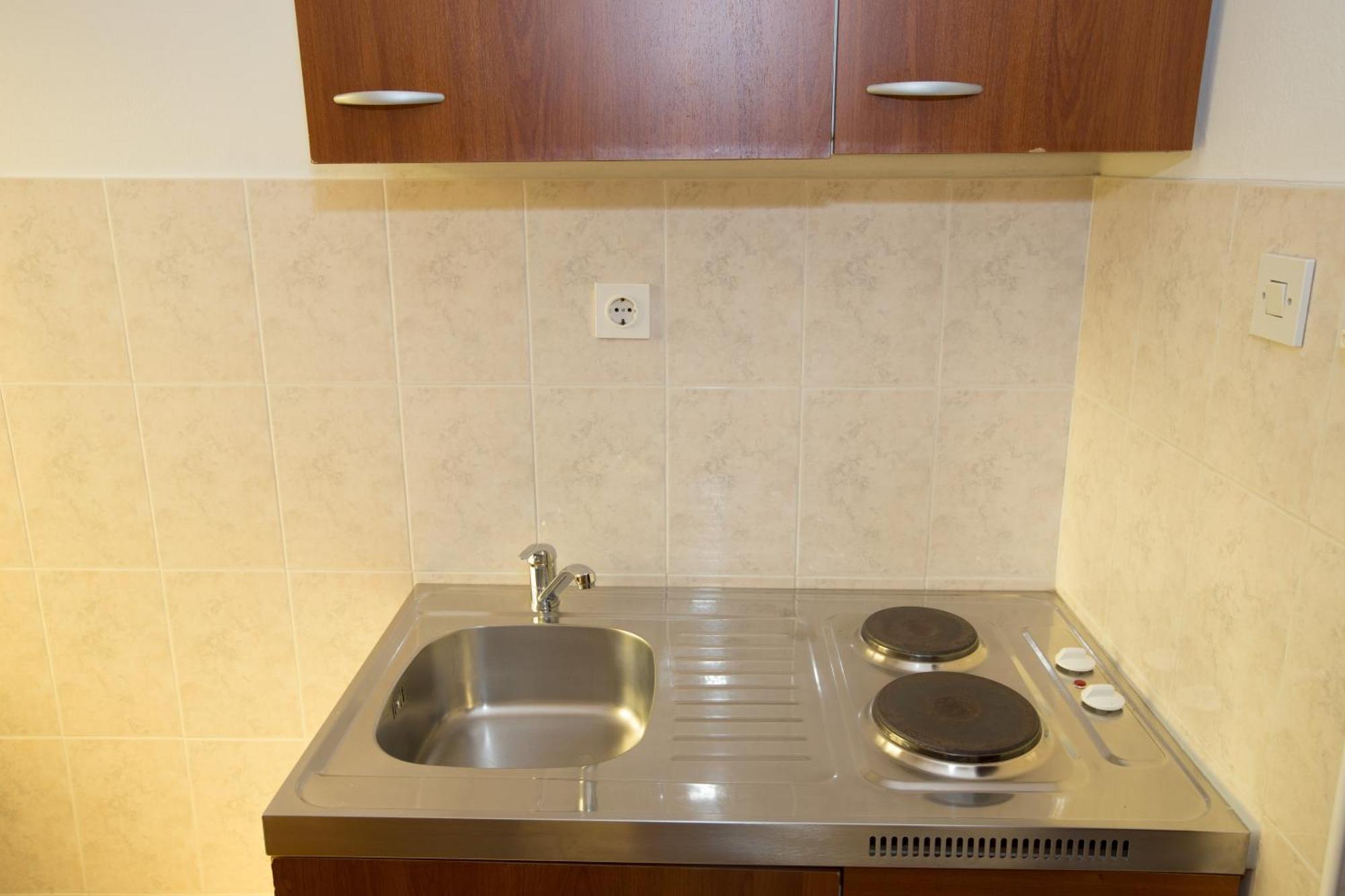 Rooms & Studio Apartments By The Way Baska  Ngoại thất bức ảnh